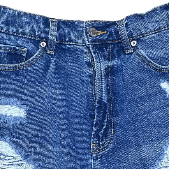 Cute Distressed Denim Shorts Forever 21 Size 30 EUC - Picture 11 of 12